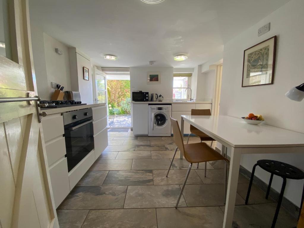 Апартаменты Clifton Garden Flat With Parking Бристоль Экстерьер фото